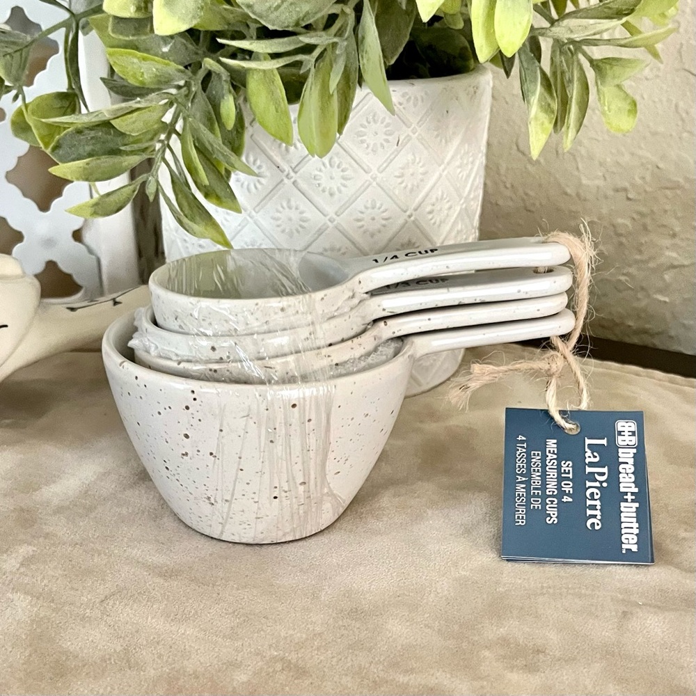 La Pierre Measuring Cups